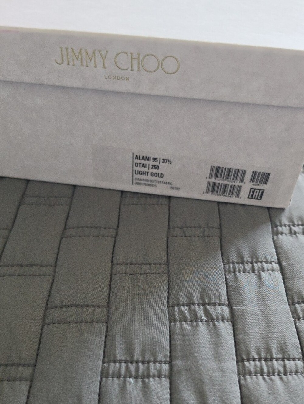 Jimmy Choo White Box with Gold Logo - Picture 3 of 7